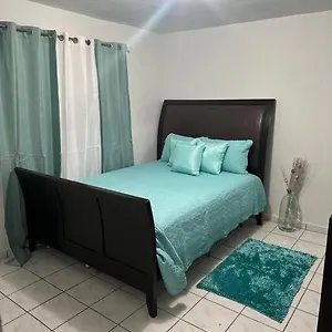 Second Floor 2br Apt In The Center Of Santurce San Juan